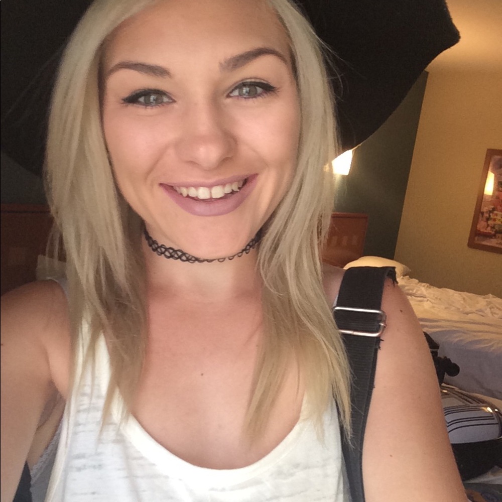 Meet your Posher, Natasha